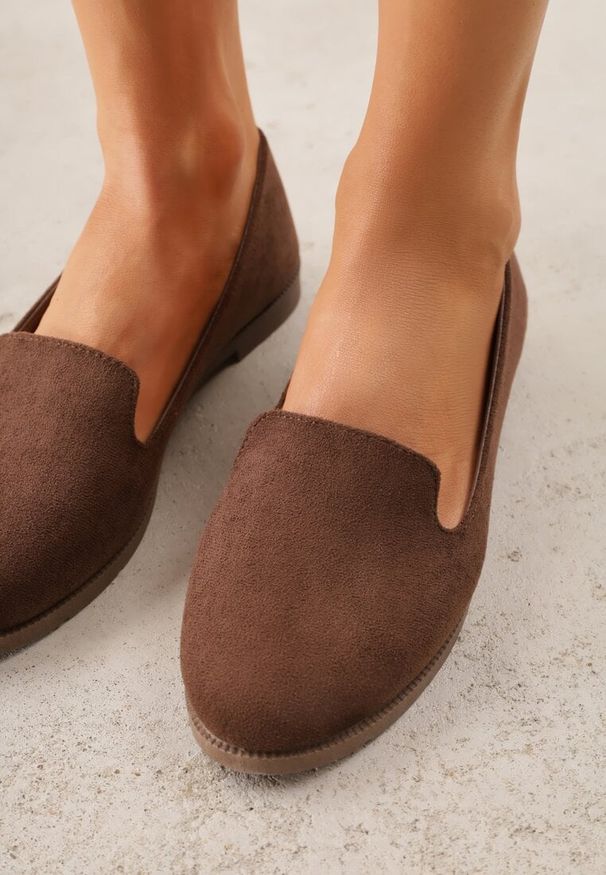 Renee - Brązowe Balerinki Typu Mokasyny Ravinda. Okazja: na co dzień. Kolor: brązowy. Materiał: jeans. Szerokość cholewki: normalna. Wzór: gładki. Obcas: na płaskiej podeszwie. Styl: casual