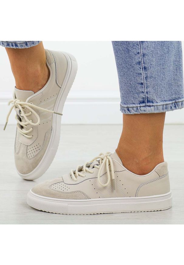 Beżowe skórzane półbuty damskie Vinceza 41481. Okazja: na co dzień, na spacer. Zapięcie: sznurówki. Kolor: beżowy. Materiał: skóra. Sezon: jesień, wiosna, lato. Styl: klasyczny, casual, elegancki