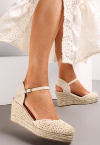 Renee - Beżowe Koronkowe Sandały na Koturnie z Plecionki Welina. Kolor: beżowy. Materiał: koronka. Obcas: na koturnie #1
