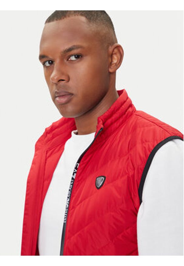 EA7 Emporio Armani Kamizelka 8NPQ03 PNE1Z 1450 Czerwony Regular Fit. Kolor: czerwony. Materiał: syntetyk