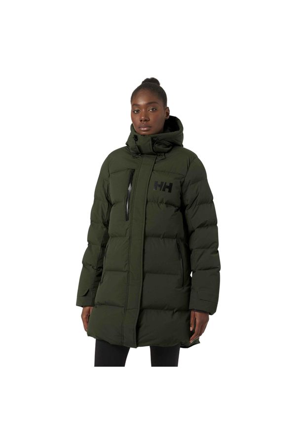 Parka damska Helly Hansen adore puffy. Kolor: zielony, czarny, wielokolorowy. Materiał: puch. Długość: długie. Sezon: zima. Sport: turystyka piesza