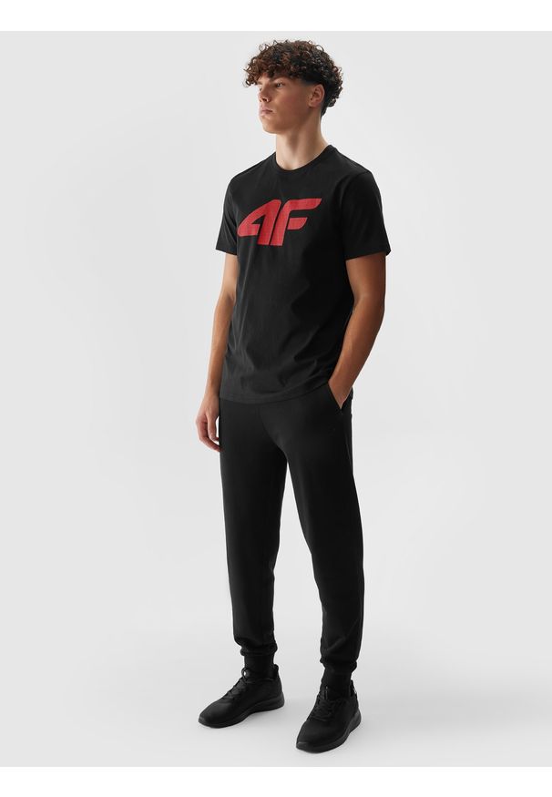 4f - 4F Spodnie dresowe joggery męskie - czarne XXL. Kolor: czarny. Materiał: dresówka. Wzór: jednolity, gładki, ze splotem