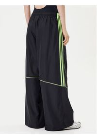 Adidas - adidas Spodnie dresowe Teamgeist adicolor JV7478 Czarny Oversize. Kolor: czarny. Materiał: syntetyk #5