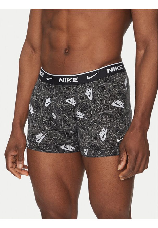 Nike Komplet 3 par bokserek 000PKE1008 Kolorowy. Materiał: bawełna. Wzór: kolorowy