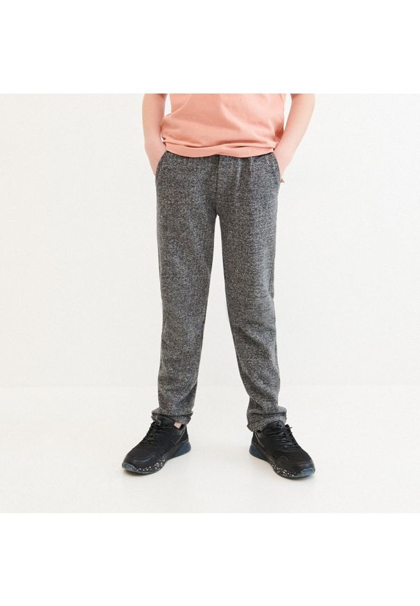 Reserved - Dzianinowe spodnie chino - Szary. Kolor: szary. Materiał: dzianina