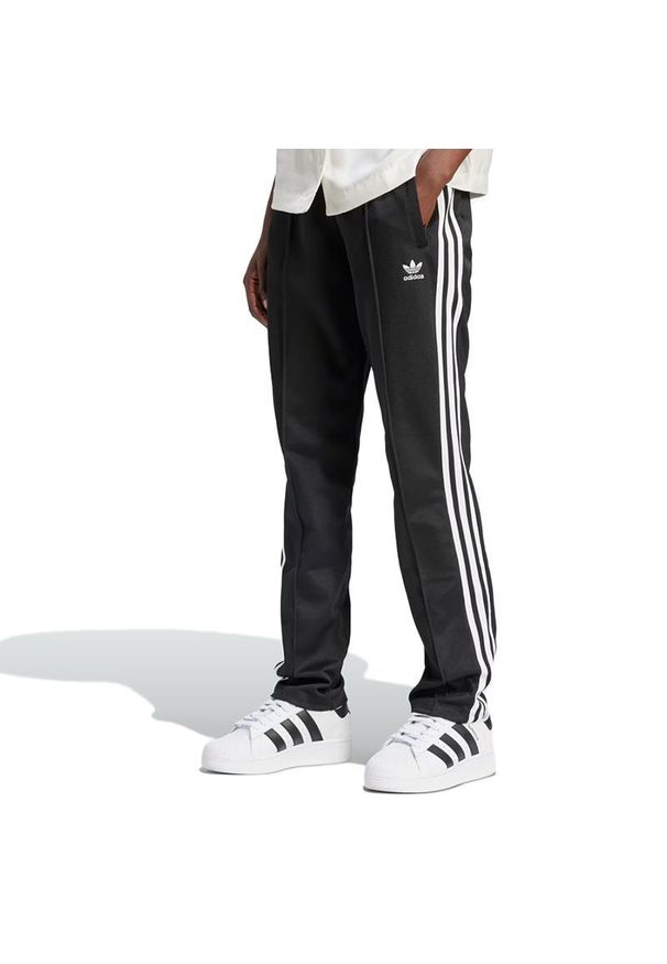Adidas - Spodnie adidas Originals Flared Legging IN1100 - czarne. Okazja: na co dzień. Kolor: czarny. Materiał: dresówka, elastan, poliester, materiał. Styl: casual, sportowy