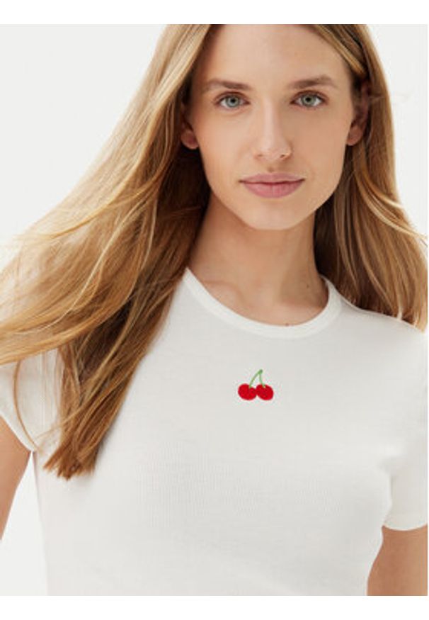 only - ONLY T-Shirt Daniella 15350554 Biały Slim Fit. Kolor: biały. Materiał: syntetyk