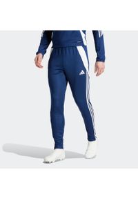 Adidas - Spodnie piłkarskie ADIDAS Tiro 24. Kolor: niebieski, wielokolorowy, biały. Materiał: dresówka. Sport: piłka nożna