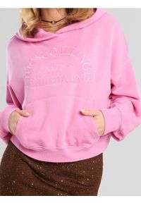 Sinsay - Bluza hoodie z haftowanym napisem - różowy. Kolor: różowy. Wzór: napisy, haft