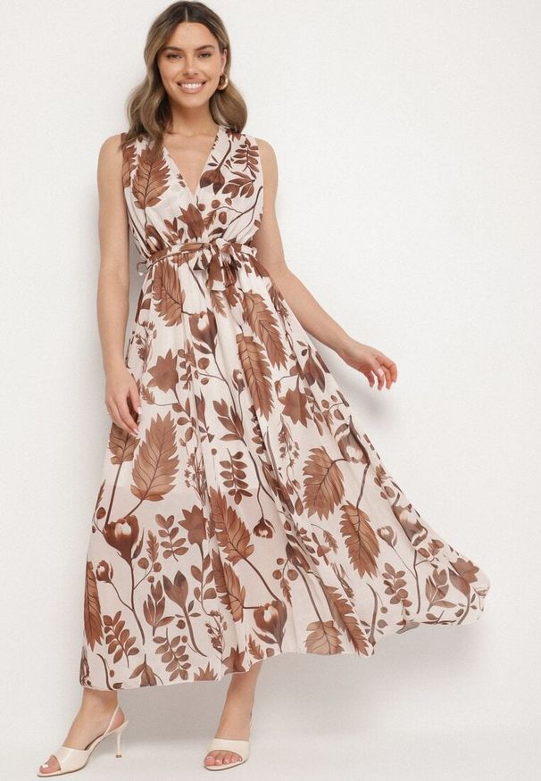 Born2be - Brązowa Kopertowa Sukienka z Wiskozą z Wiązanym Paskiem Nativire. Okazja: na co dzień. Typ kołnierza: dekolt w serek. Kolor: brązowy. Materiał: wiskoza. Typ sukienki: kopertowe. Styl: elegancki, casual, klasyczny