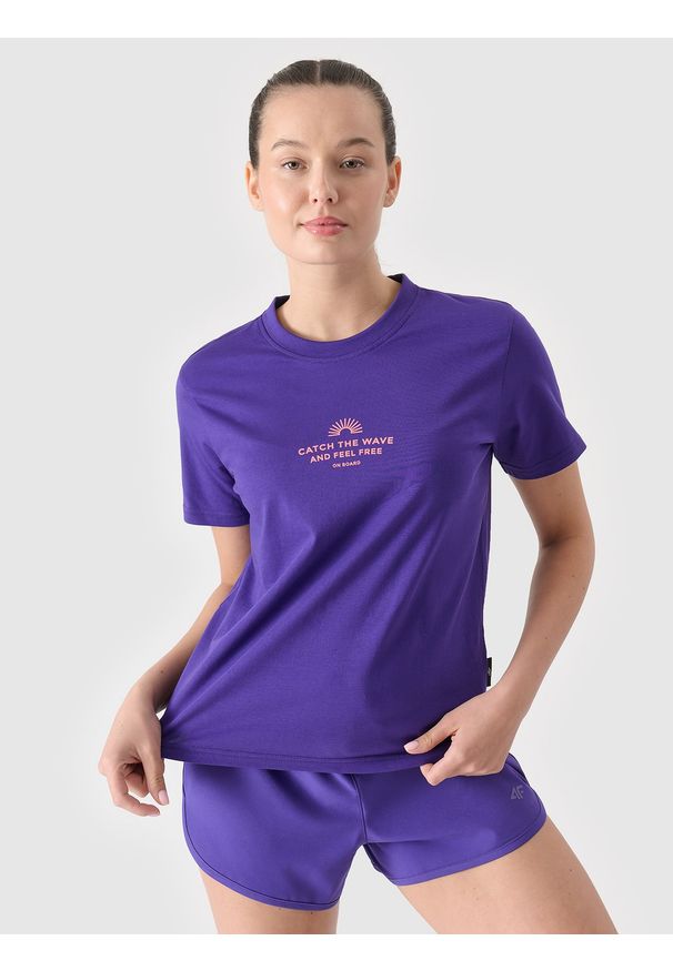 4f - 4F T-shirt regular z nadrukiem damski - fioletowy S. Okazja: na co dzień. Kolor: fioletowy. Materiał: dzianina, jersey, bawełna. Wzór: nadruk. Styl: sportowy, klasyczny, casual