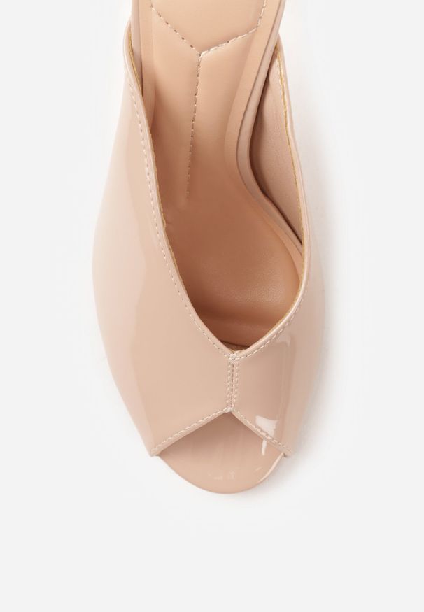 Born2be - Beżowe Lakierowane Klapki na Szpilce z Odkrytym Noskiem Lilyera. Okazja: do pracy, na co dzień. Kolor: beżowy. Materiał: lakier. Obcas: na szpilce. Styl: elegancki, casual