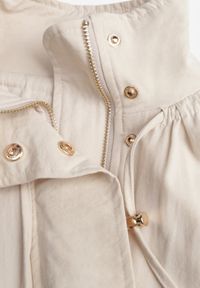 Born2be - Beżowa Przejściowa Kurtka Bombka Oversize z Bawełny i Wiskozy Effinue. Okazja: na spacer, na co dzień. Kolor: beżowy. Materiał: wiskoza, bawełna. Styl: casual #4