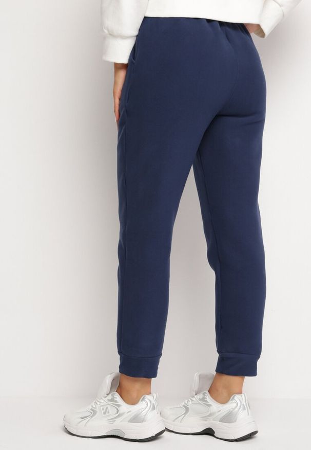 Born2be - Granatowe Bawełniane Spodnie Dresowe Olidira. Okazja: na spacer. Kolor: niebieski. Materiał: bawełna, dresówka. Styl: klasyczny