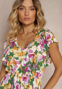 Renee - Zielono-Różowa Taliowana Bawełniana Sukienka w Kwiaty z Falbanami przy Ramionach z Gumką w Talii Nelova. Kolor: zielony. Materiał: bawełna. Długość rękawa: krótki rękaw. Wzór: kwiaty. Sezon: lato. Styl: wizytowy, elegancki #4