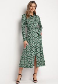 Born2be - Zielona Taliowana Sukienka Maxi z Materiałowym Paskiem w Geometryczny Print Filint. Kolor: zielony. Materiał: materiał. Wzór: nadruk, geometria. Długość: maxi