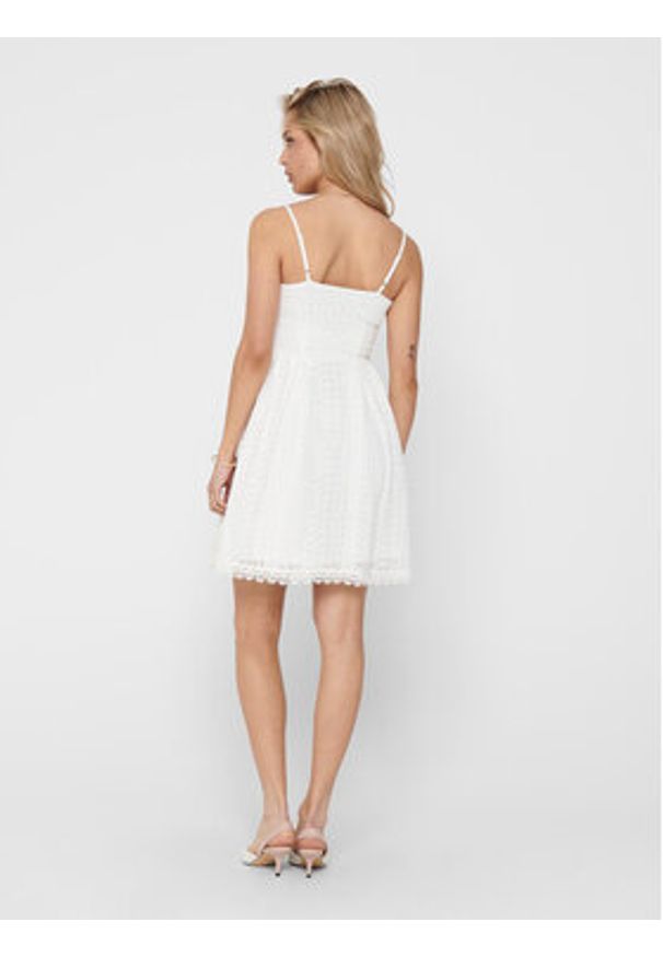 only - ONLY Sukienka codzienna 15204799 Biały Regular Fit. Okazja: na co dzień. Kolor: biały. Materiał: bawełna. Typ sukienki: proste. Styl: casual