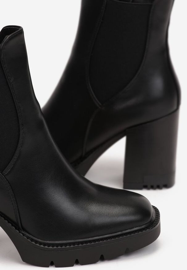 Renee - Czarne Botki Ceadillo. Okazja: na co dzień. Zapięcie: zamek. Kolor: czarny. Materiał: wełna, jeans, materiał. Sezon: jesień, zima. Obcas: na obcasie. Styl: klasyczny, casual. Wysokość obcasa: średni