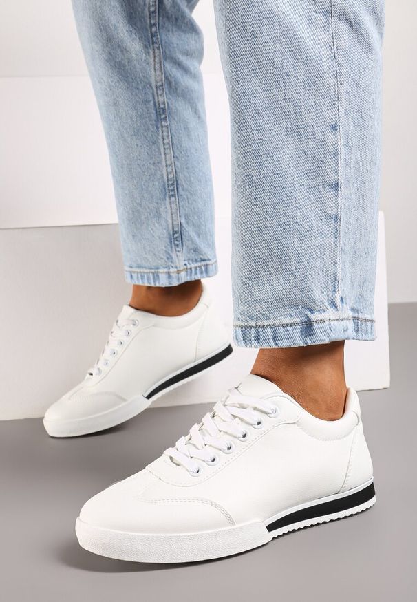 Born2be - Białe Sneakersy Seems to Change. Nosek buta: okrągły. Zapięcie: sznurówki. Kolor: biały. Szerokość cholewki: normalna. Obcas: na płaskiej podeszwie