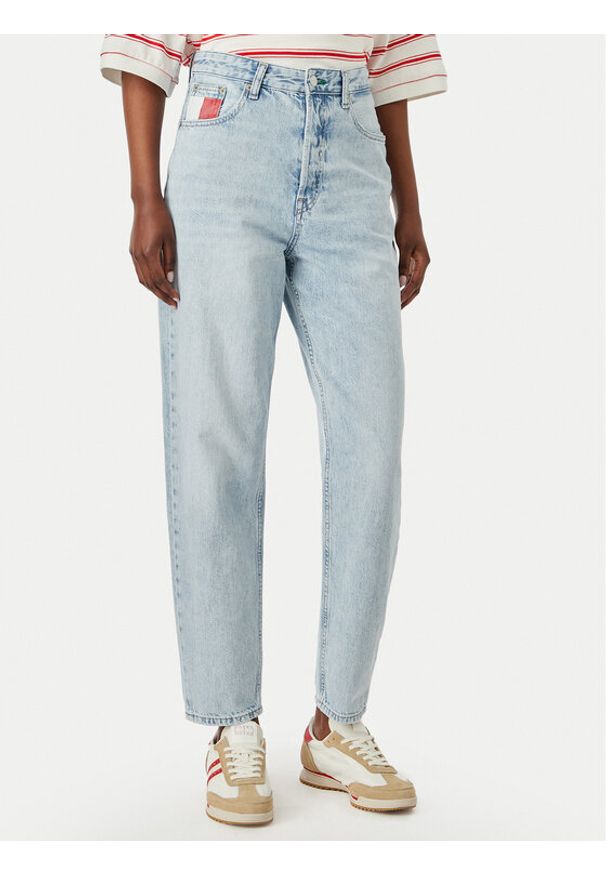 Tommy Jeans Jeansy DW0DW23467 Niebieski Mom Fit. Kolor: niebieski
