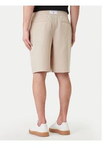 Guess Szorty sportowe F6GD01 WN202 Beżowy Regular Fit. Kolor: beżowy. Materiał: syntetyk. Styl: sportowy #4