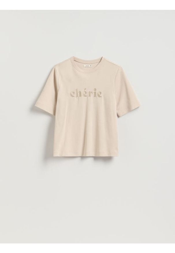 Reserved - T-shirt regular z haftem - beżowy. Kolor: beżowy. Materiał: bawełna, dzianina. Wzór: haft