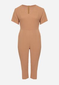Born2be - Brązowy Kombinezon Panomeda. Kolekcja: plus size. Kolor: brązowy. Materiał: tkanina. Długość rękawa: krótki rękaw. Długość: krótkie. Wzór: gładki, kolorowy, jednolity. Styl: klasyczny #3