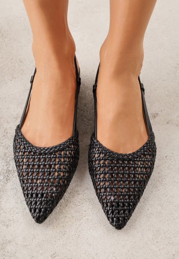 Renee - Czarne Sandały z Plecioną Cholewką Triscan. Zapięcie: sprzączka. Kolor: czarny. Sezon: wiosna