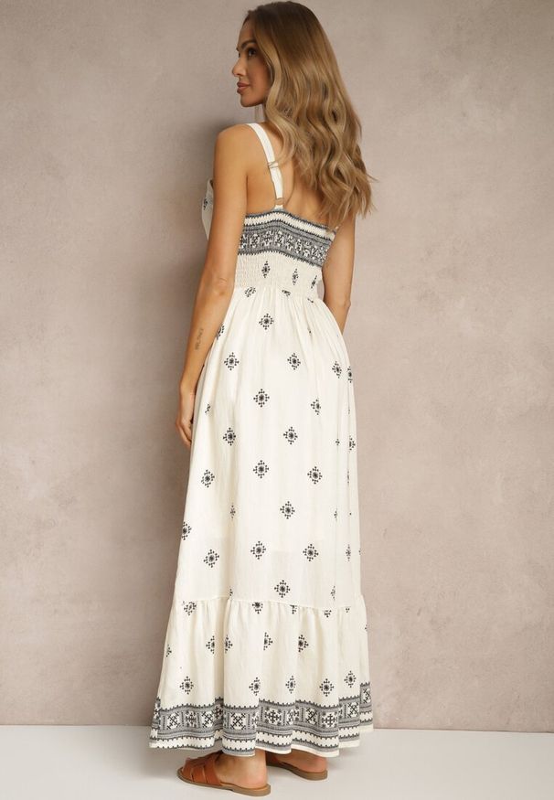 Renee - Czarna Sukienka z Wiskozą o Rozkloszowanym Kroju na Ramiączkach w Boho Print Leaella. Okazja: na co dzień. Typ kołnierza: dekolt kwadratowy. Kolor: czarny. Materiał: wiskoza. Długość rękawa: na ramiączkach. Wzór: nadruk. Typ sukienki: rozkloszowane. Styl: boho