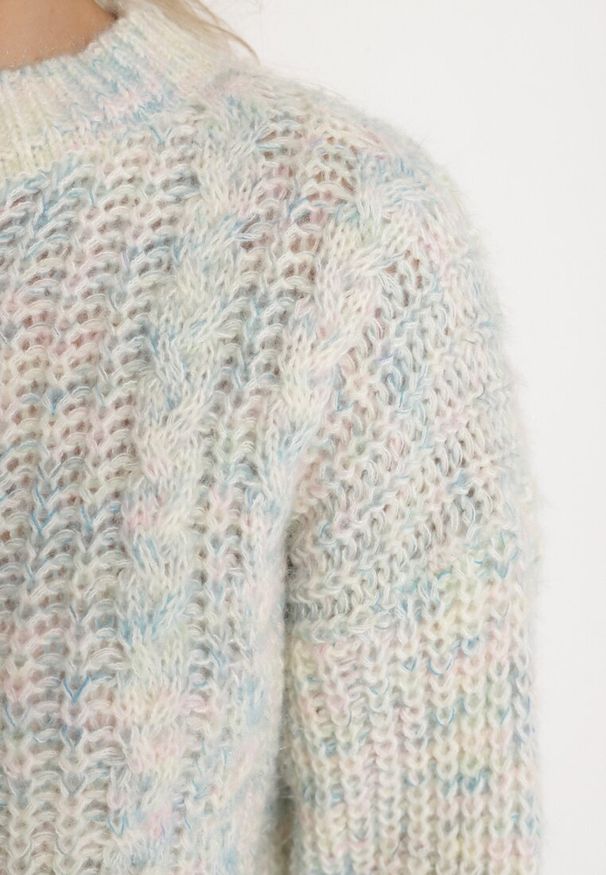 Born2be - Jasnobeżowy Sweter z Wełną z Ozdobnym Splotem Abrenevia. Kolor: beżowy. Materiał: wełna. Wzór: ze splotem. Sezon: zima