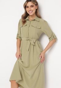 Born2be - Jasnozielona Rozkloszowana Sukienka Maxi z Koszulową Górą i Wiązanym Paskiem Indiga. Kolor: zielony. Materiał: materiał. Wzór: jednolity. Typ sukienki: koszulowe. Długość: maxi #5