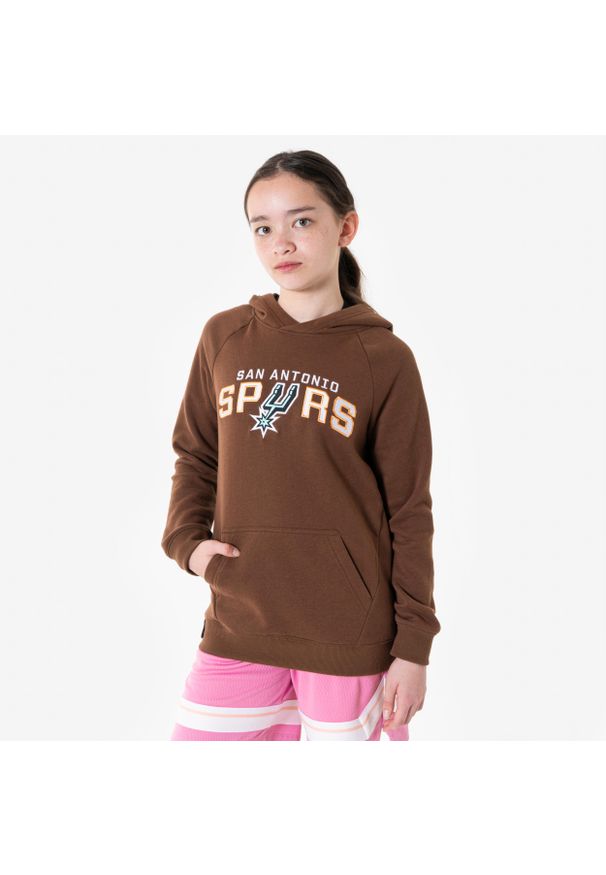 TARMAK - Bluza z kapturem do koszykówki dla dzieci Tarmak NBA 900 San Antonio Spurs. Typ kołnierza: kaptur. Kolor: brązowy. Materiał: tkanina, materiał. Sport: koszykówka