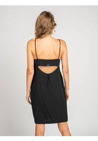 TwinSet - Twinset Sukienka | T2S2RA | Kobieta | Czarny. Kolor: czarny. Materiał: poliester. Długość rękawa: na ramiączkach. Wzór: aplikacja. Typ sukienki: dopasowane
