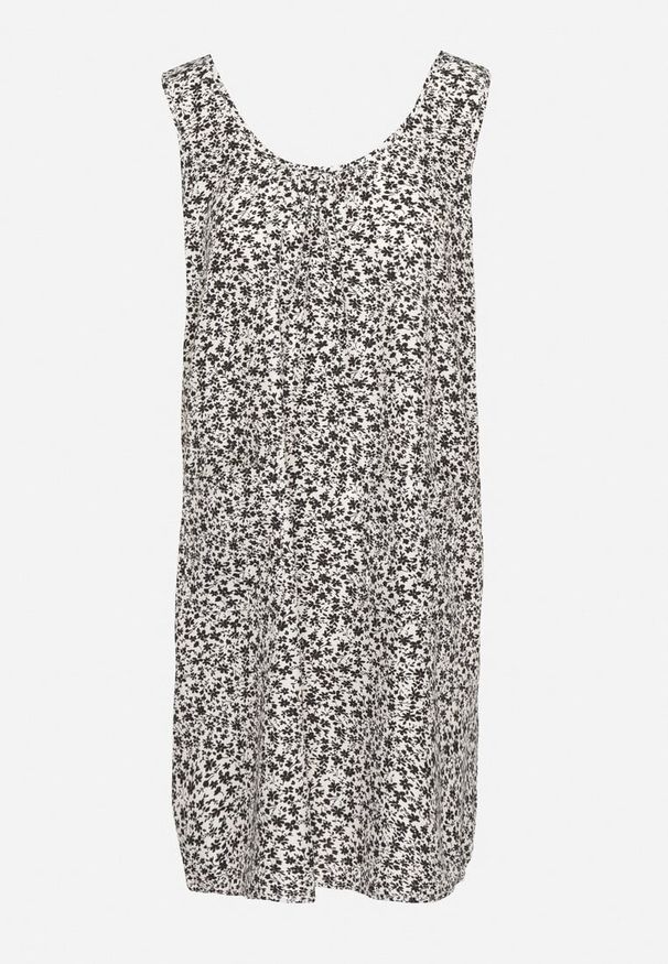 Born2be - Biała Sukienka w Kwiaty o Rozkloszowanym Kroju na Szerokich Ramiączkach Folarelle. Okazja: na co dzień. Kolor: biały. Długość rękawa: na ramiączkach. Wzór: kwiaty. Sezon: lato. Typ sukienki: rozkloszowane, proste. Styl: casual, elegancki