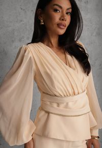 Renee - Beżowa Bluzka VICES w Kopertowym Stylu z Luźnymi Transparentnymi Rękawami i Dekoltem V Inge. Okazja: na co dzień. Kolor: beżowy. Materiał: jeans. Styl: casual, elegancki #2