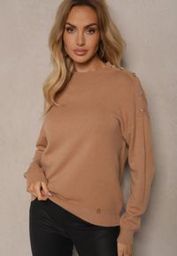 Renee - Beżowy Sweter z Półgolfem Wiskozą i Modalem Ozdobiona Guzikami Emmitana. Okazja: na co dzień. Kolor: beżowy. Materiał: wiskoza. Wzór: aplikacja. Styl: klasyczny, casual, elegancki #4