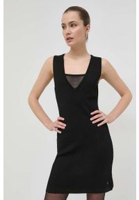 Guess sukienka kolor czarny mini dopasowana. Typ kołnierza: dekolt w karo. Kolor: czarny. Materiał: dzianina. Wzór: gładki. Typ sukienki: dopasowane. Długość: mini #5