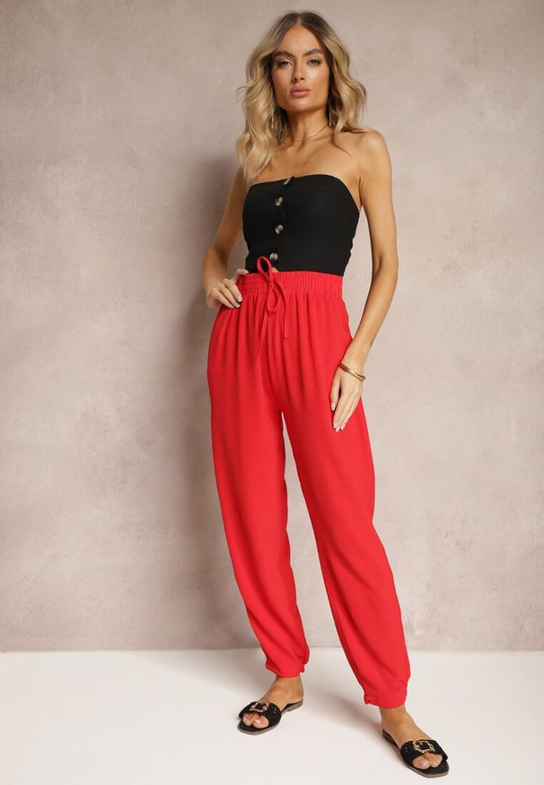 Renee - Czerwone Casualowe Spodnie High Waist Wykończone Gumką w Pasie Dimrue. Okazja: na co dzień. Stan: podwyższony. Kolor: czerwony. Styl: casual