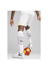 Puma - Szorty meczowe RC Lens 2024/25. Kolor: biały, wielokolorowy, czarny. Sport: piłka nożna