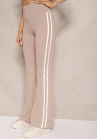 Renee - Beżowe Legginsy Flare High Waist z Marszczeniem i Lampasami Kirsena. Okazja: na co dzień. Stan: podwyższony. Kolor: beżowy. Styl: casual, elegancki