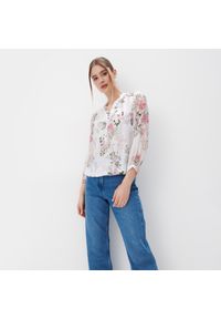 Mohito - Biała bluzka w kwiaty - Biały. Kolor: biały. Wzór: kwiaty #1