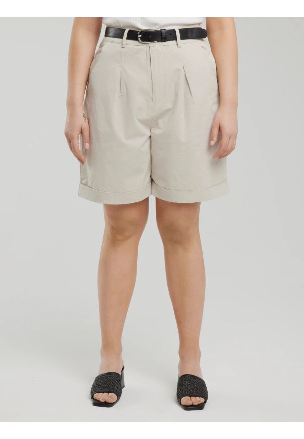 Big-Star - Szorty damskie luźne z dodatkiem lnu beżowe Maryliani 800. Okazja: na co dzień. Stan: podwyższony. Kolor: beżowy. Materiał: len. Sezon: lato. Styl: casual, elegancki, klasyczny