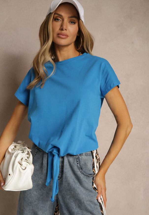 Renee - Jasnoniebieski Bawełniany T-shirt Wiązany u Dołu Sunalina. Okazja: na co dzień. Kolor: niebieski. Materiał: bawełna. Styl: casual