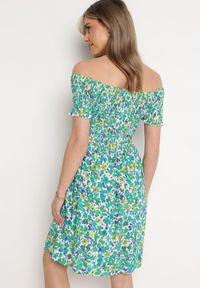 Born2be - Zielona Wiskozowa Sukienka Typu Hiszpanka z Elastyczną Gumką w Talii Anlavera. Okazja: na co dzień. Typ kołnierza: dekolt hiszpanka. Kolor: zielony. Wzór: kwiaty. Typ sukienki: proste. Materiał: wiskoza. Długość rękawa: krótki rękaw. Sezon: wiosna. Styl: casual #5