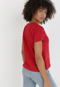 Born2be - Bordowy T-shirt Metoreia. Okazja: na co dzień. Kolor: czerwony. Materiał: bawełna, dzianina. Długość rękawa: krótki rękaw. Długość: krótkie. Wzór: gładki. Styl: sportowy, casual