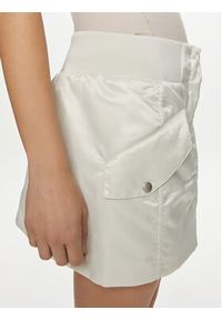 Calvin Klein Jeans Spódnica mini J20J223317 Écru Regular Fit. Kolor: kremowy. Materiał: syntetyk #4