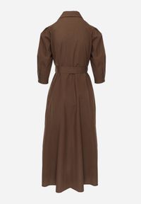 Born2be - Brązowa Rozkloszowana Sukienka Koszulowa w Stylu Retro z Bawełny z Wiązaniem Cirire. Okazja: na co dzień. Kolor: brązowy. Materiał: bawełna. Typ sukienki: koszulowe. Styl: retro #6