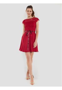 Swing Sukienka koktajlowa 77760510 Czerwony Regular Fit. Kolor: czerwony. Materiał: syntetyk. Styl: wizytowy #1