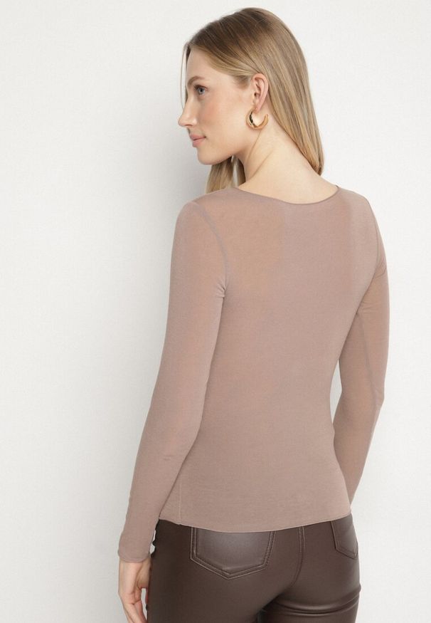 Born2be - Beżowa Wiskozowa Bluzka z Długim Rękawem z Dodatkiem Kaszmiru Uninda. Okazja: na co dzień. Kolor: beżowy. Materiał: wiskoza, kaszmir. Długość rękawa: długi rękaw. Długość: długie. Styl: elegancki, casual