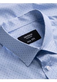 Ombre Clothing - Koszula męska bawełniana w mikro wzór REGULAR FIT - jasnoniebieska V2 OM-SHCS-0152 - XXL. Typ kołnierza: kołnierzyk klasyczny. Kolor: niebieski. Materiał: bawełna. Długość rękawa: długi rękaw. Długość: długie. Wzór: nadruk. Styl: klasyczny #4